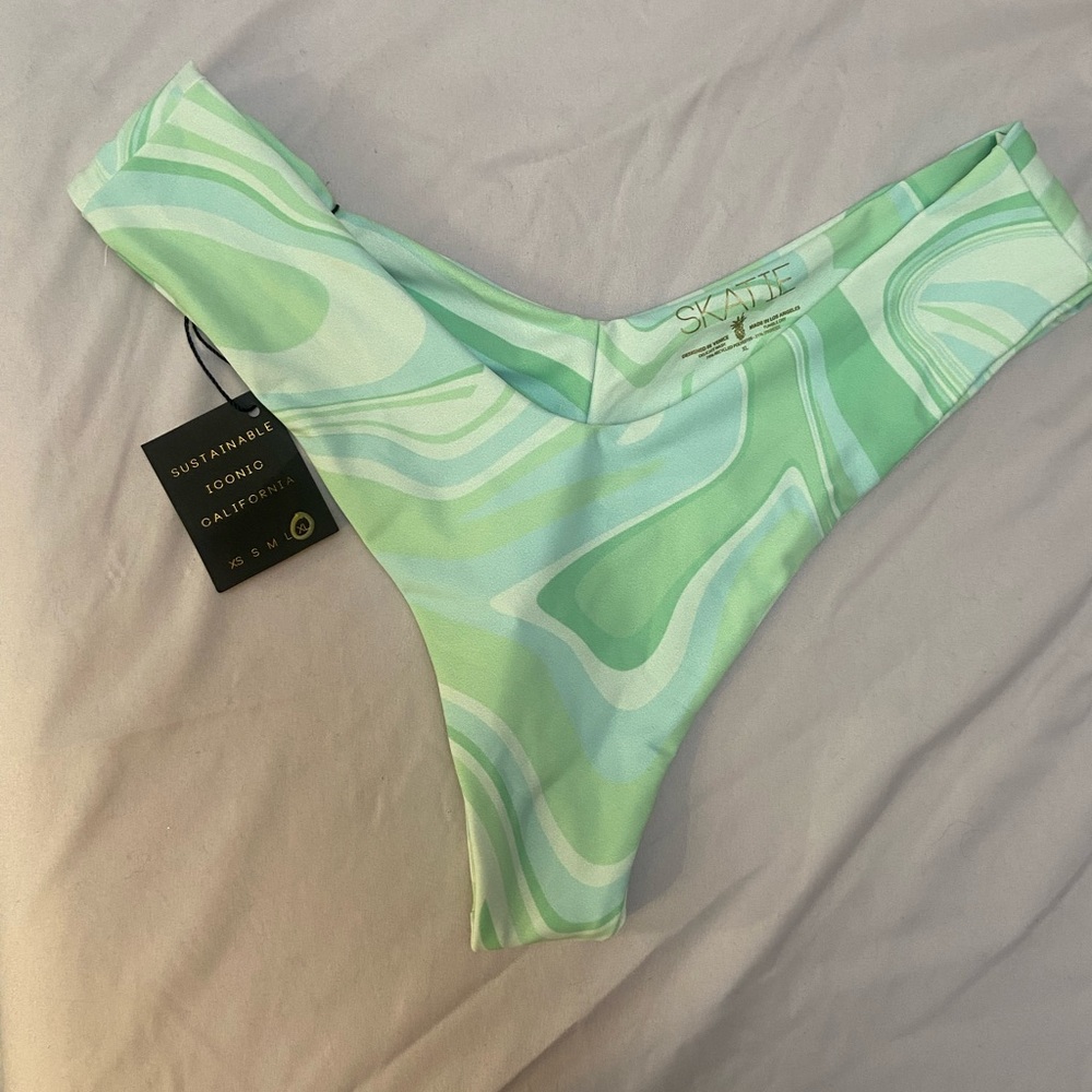 Skatie swim
